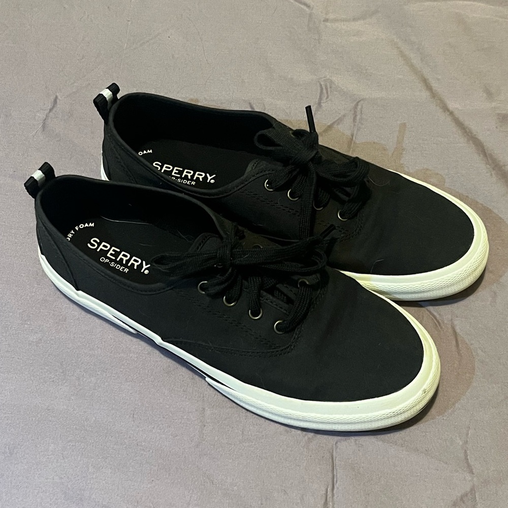 Sperry sneaker